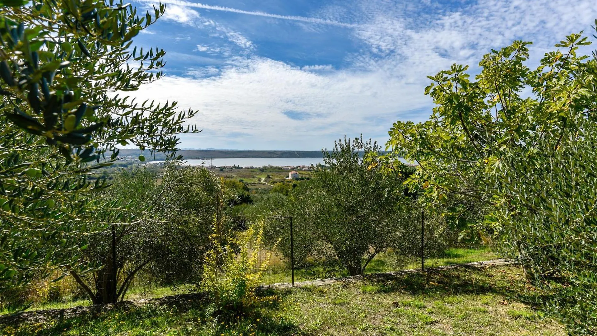 Wohnung Fuer 22 Personen Razanac Croatia
